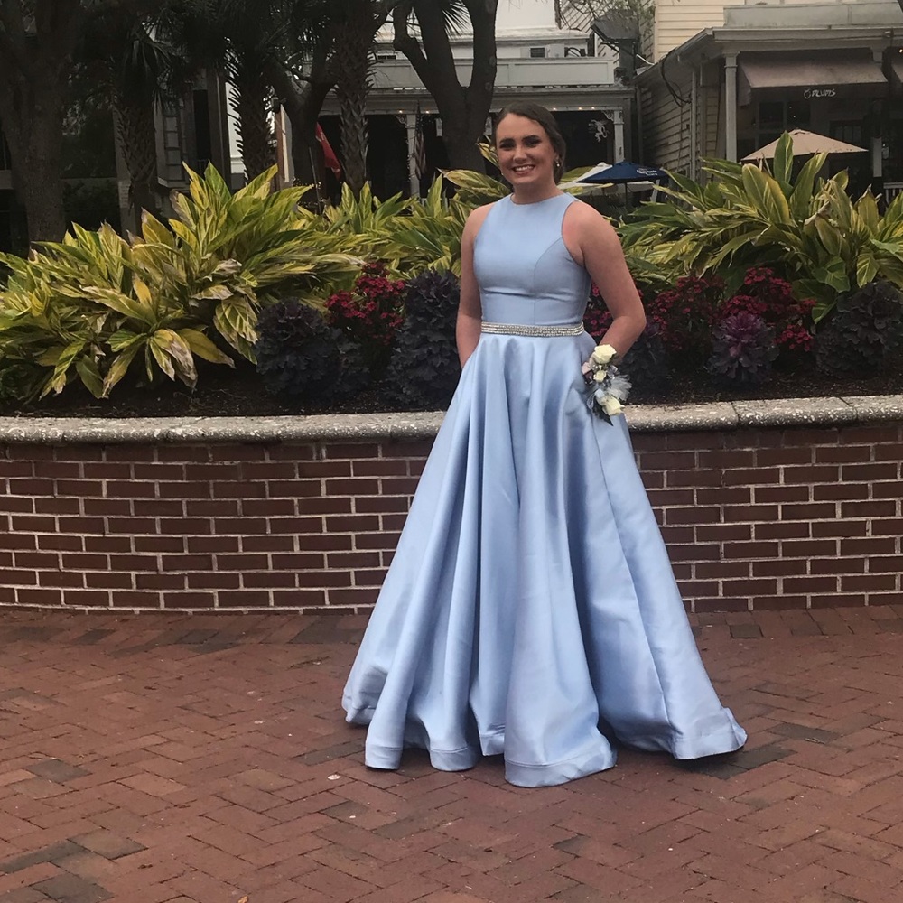 Mac Duggal Prom dress